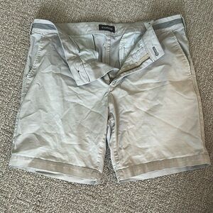 Express Hyper Stretch Short